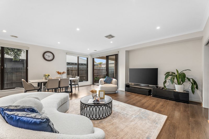 Photo - 19 Edinburgh Road, Blackburn South VIC 3130 - Image 4