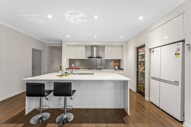 Photo - 19 Edinburgh Road, Blackburn South VIC 3130 - Image 7