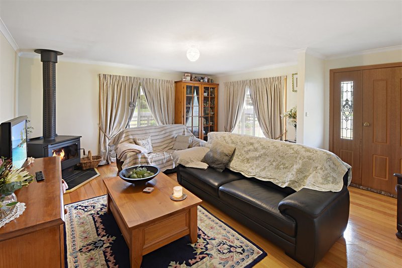 Photo - 19 Edinburgh Road, Edenhope VIC 3318 - Image 3