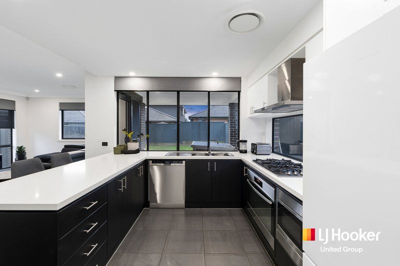 Photo - 19 Egan Crescent, Cobbitty NSW 2570 - Image 4