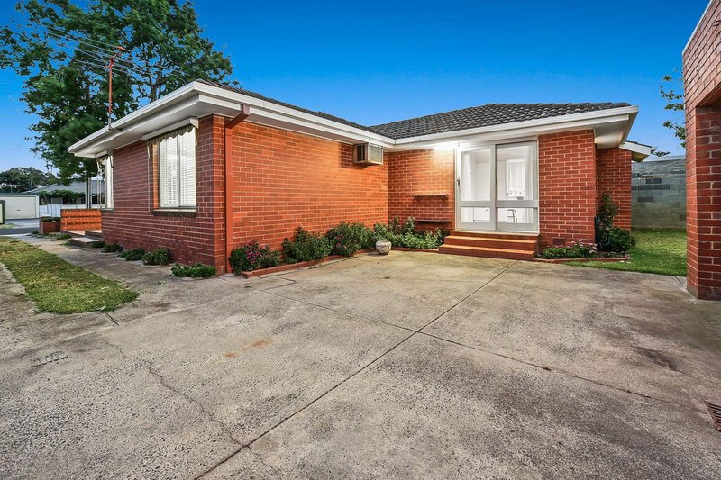 Photo - 19 Eildon Drive, Keysborough VIC 3173 - Image 11