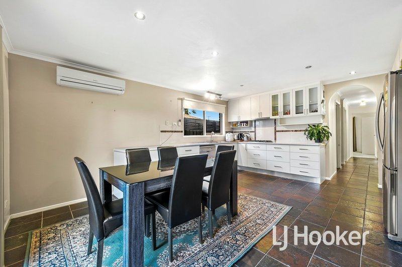 Photo - 19 Elandra Way, Cranbourne West VIC 3977 - Image 4