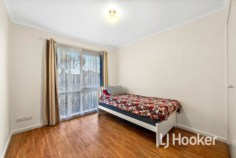 Photo - 19 Elandra Way, Cranbourne West VIC 3977 - Image 8