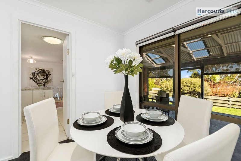 Photo - 19 Elena Crescent, Hallett Cove SA 5158 - Image 5