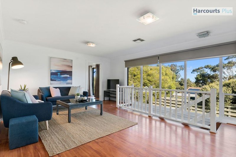 Photo - 19 Elena Crescent, Hallett Cove SA 5158 - Image 12