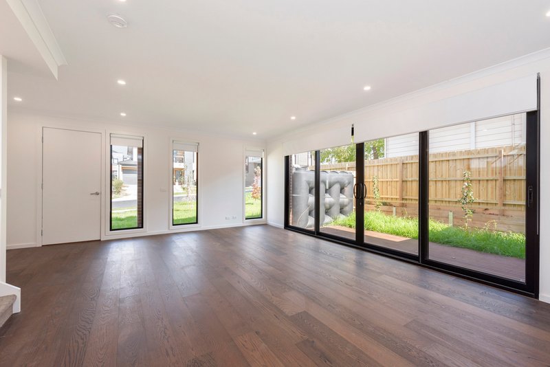 Photo - 1/9 Eley Road, Blackburn South VIC 3130 - Image 2