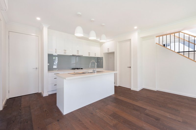 Photo - 1/9 Eley Road, Blackburn South VIC 3130 - Image 3