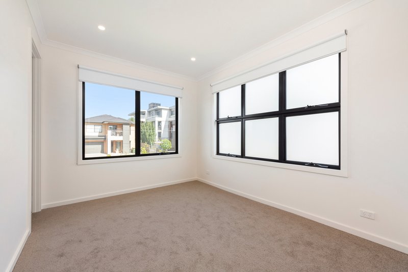 Photo - 1/9 Eley Road, Blackburn South VIC 3130 - Image 4