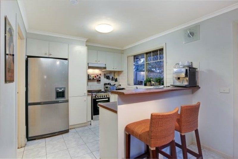 Photo - 19 Elinda Place, Reservoir VIC 3073 - Image 4