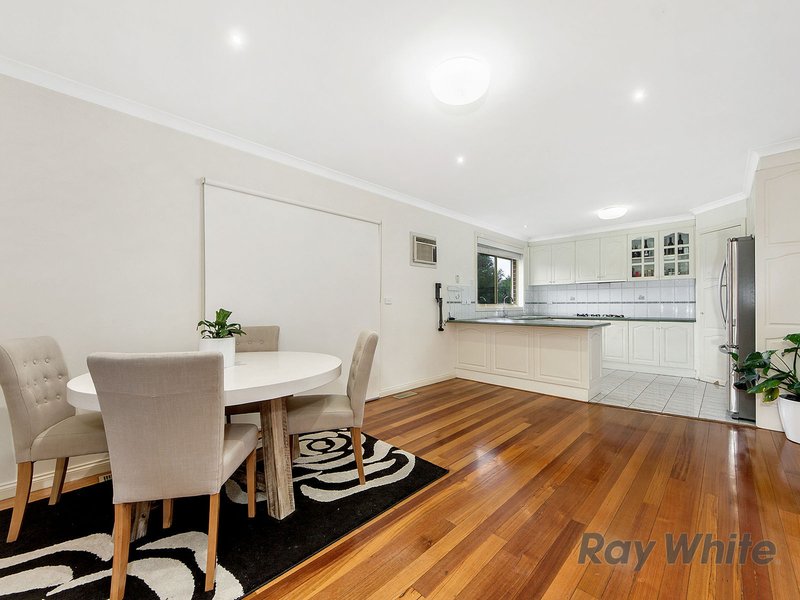 Photo - 19 Elissa Way, St Albans VIC 3021 - Image 3