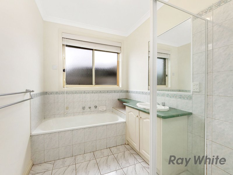 Photo - 19 Elissa Way, St Albans VIC 3021 - Image 6