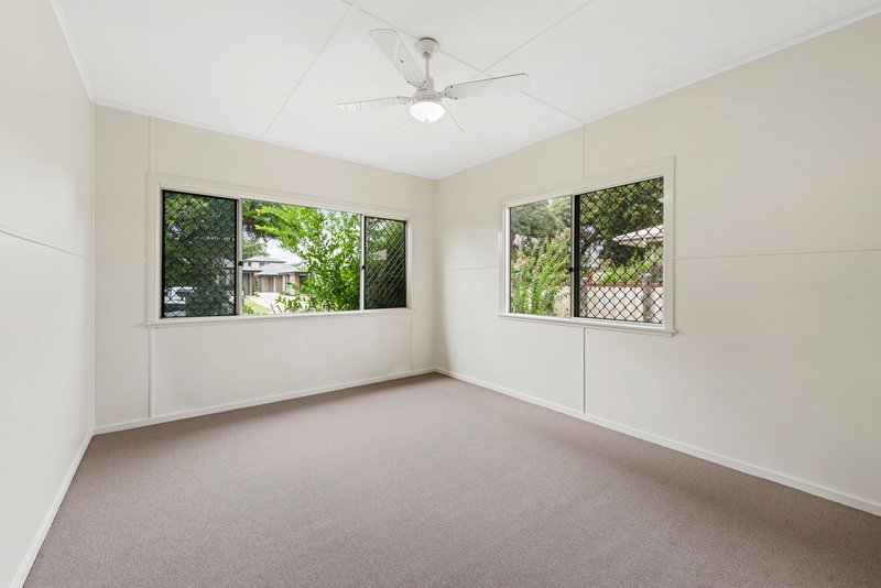 Photo - 19 Ellis Street, Wilsonton QLD 4350 - Image 5