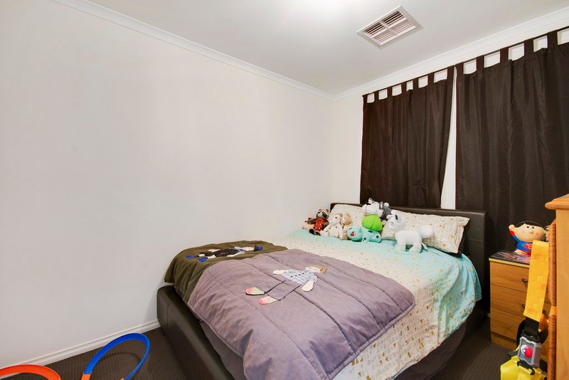 Photo - 19 Elly Drive, Munno Para West SA 5115 - Image 13