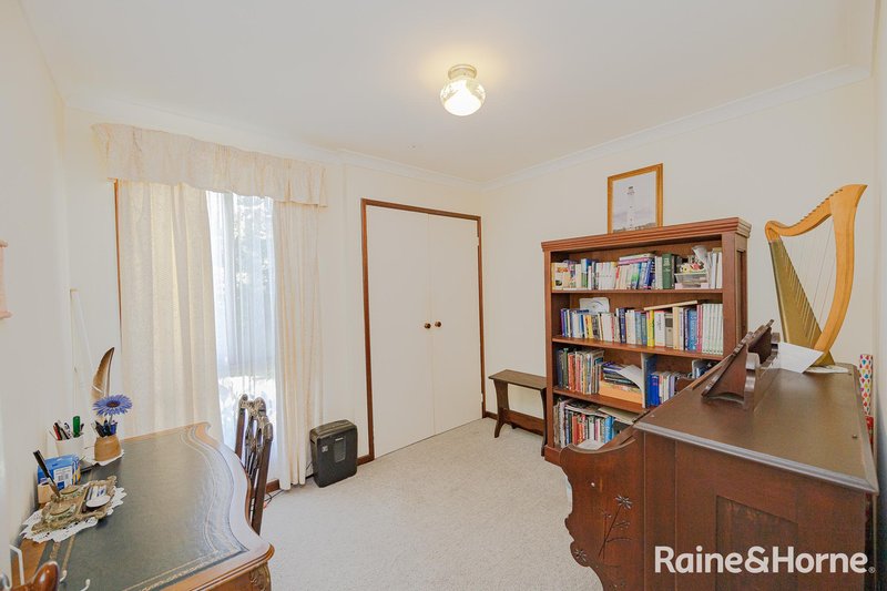 Photo - 19 Elvey Place, Usher WA 6230 - Image 12