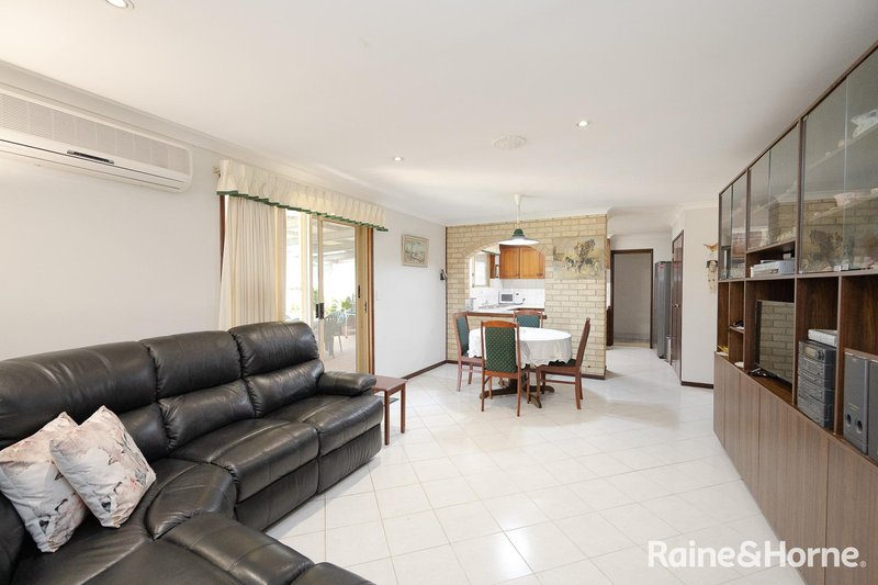 Photo - 19 Elvey Place, Usher WA 6230 - Image 18