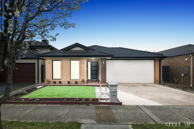 19 Elwick Drive, Clyde North VIC 3978