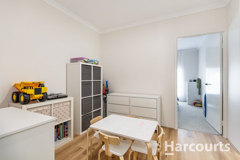 Photo - 19 Eminence Street, Sinagra WA 6065 - Image 22