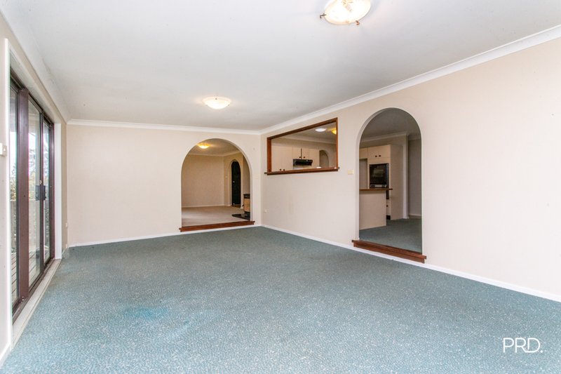 Photo - 19 Emma Parade, Winmalee NSW 2777 - Image 2