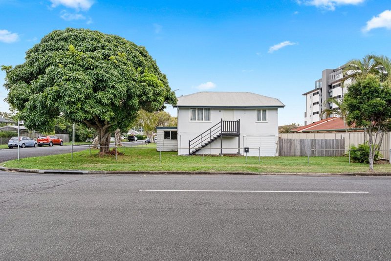 19 Emsworth Street, Wynnum QLD 4178