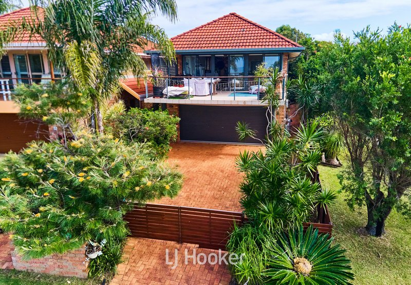 Photo - 19 Escapade Avenue, Diamond Beach NSW 2430 - Image 2