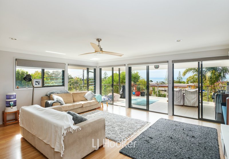 Photo - 19 Escapade Avenue, Diamond Beach NSW 2430 - Image 6