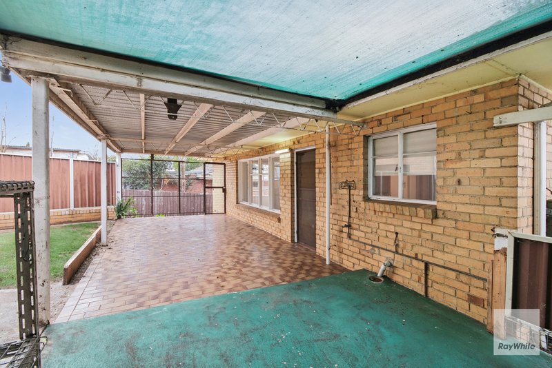 Photo - 19 Esmale Street, Strathmore VIC 3041 - Image 8