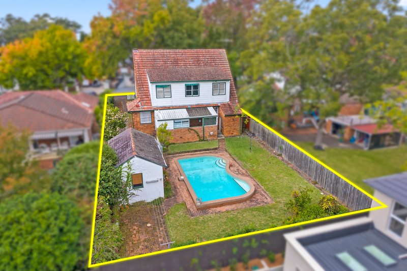 Photo - 19 Evelyn Avenue, Turramurra NSW 2074 - Image 2