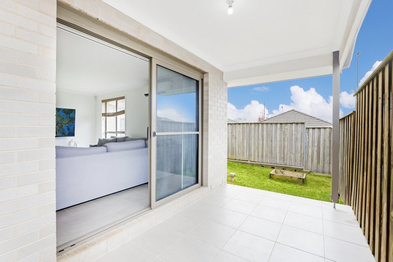 Photo - 19 Ewan James Drive, Glenmore Park NSW 2745 - Image 8