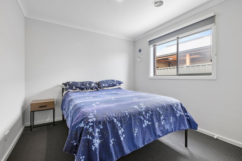 Photo - 19 Expedition Way, Corio VIC 3214 - Image 5