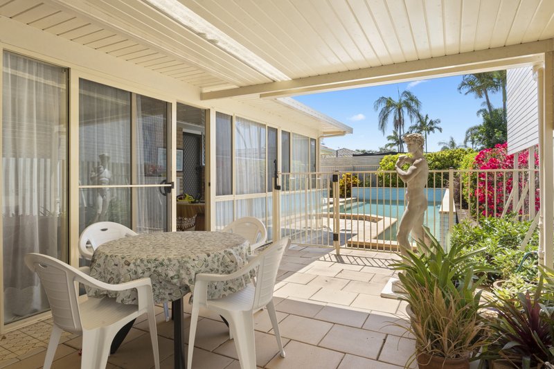 Photo - 19 Fairsky Avenue, Mermaid Waters QLD 4218 - Image 5