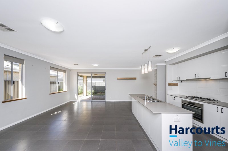 Photo - 19 Farina Street, Aveley WA 6069 - Image 5