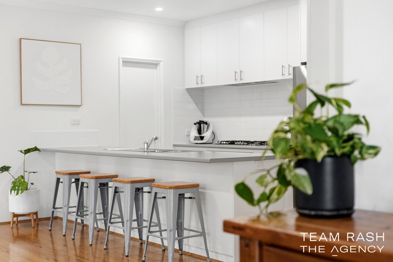 Photo - 19 Featherleaf Elbow , Banksia Grove WA 6031 - Image 10