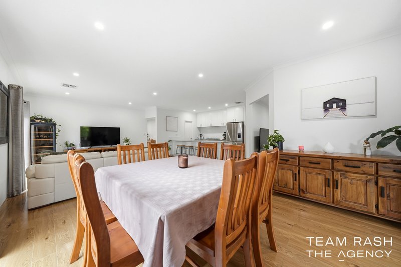 Photo - 19 Featherleaf Elbow , Banksia Grove WA 6031 - Image 13