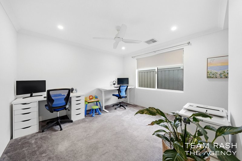 Photo - 19 Featherleaf Elbow , Banksia Grove WA 6031 - Image 15