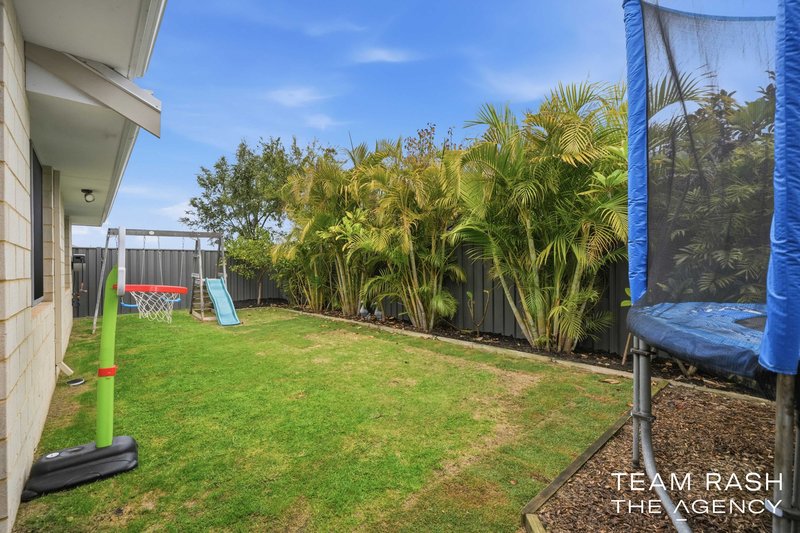 Photo - 19 Featherleaf Elbow , Banksia Grove WA 6031 - Image 22