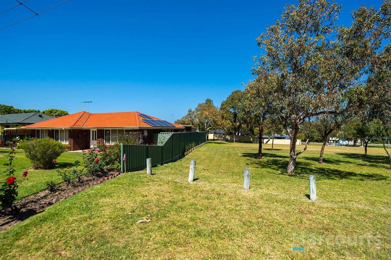 Photo - 19 Fenton Way, Hillarys WA 6025 - Image 6