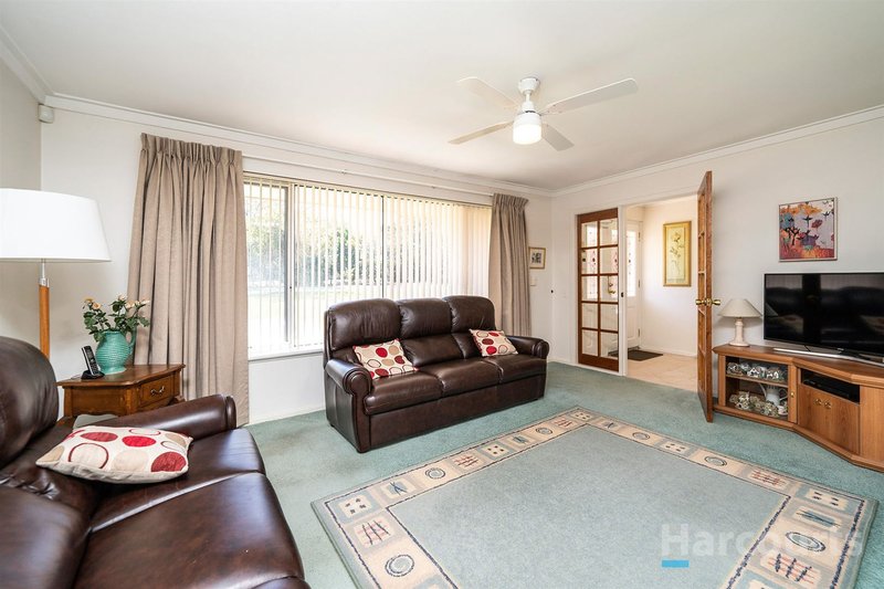 Photo - 19 Fenton Way, Hillarys WA 6025 - Image 10