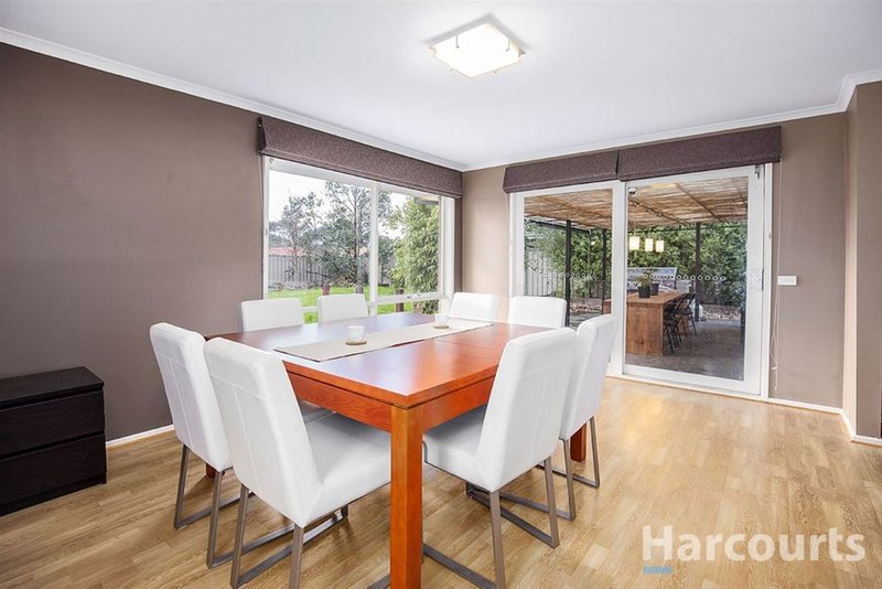 Photo - 19 Fernlea Avenue, Rowville VIC 3178 - Image 3