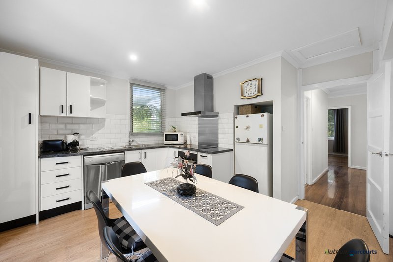 Photo - 19 Fifth Street, Eildon VIC 3713 - Image 4