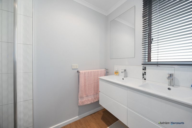 Photo - 19 Fifth Street, Eildon VIC 3713 - Image 12