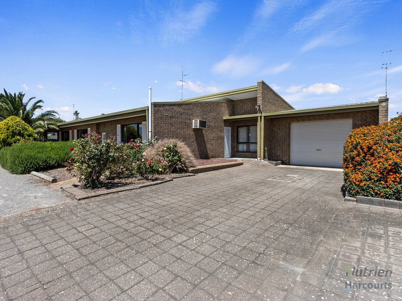 Photo - 19 Fifth Street, Minlaton SA 5575 - Image 2