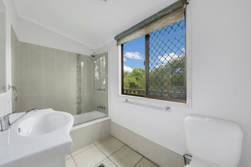 Photo - 19 Fisher Street, West Gladstone QLD 4680 - Image 13