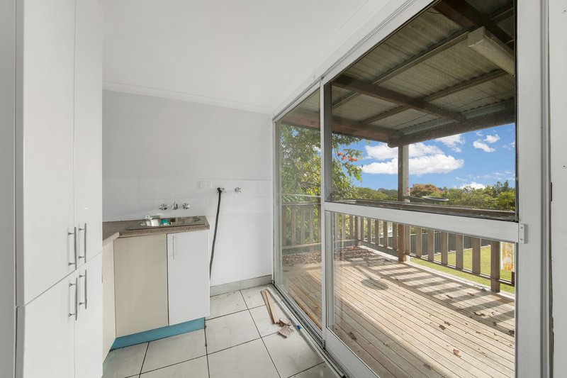 Photo - 19 Fisher Street, West Gladstone QLD 4680 - Image 15