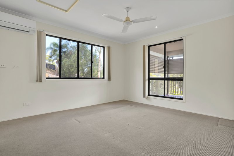 Photo - 19 Flounder Crescent, Toolooa QLD 4680 - Image 7