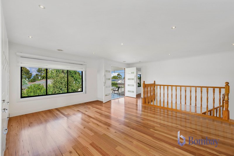 Photo - 19 Flowerdale Crescent, Roxburgh Park VIC 3064 - Image 16