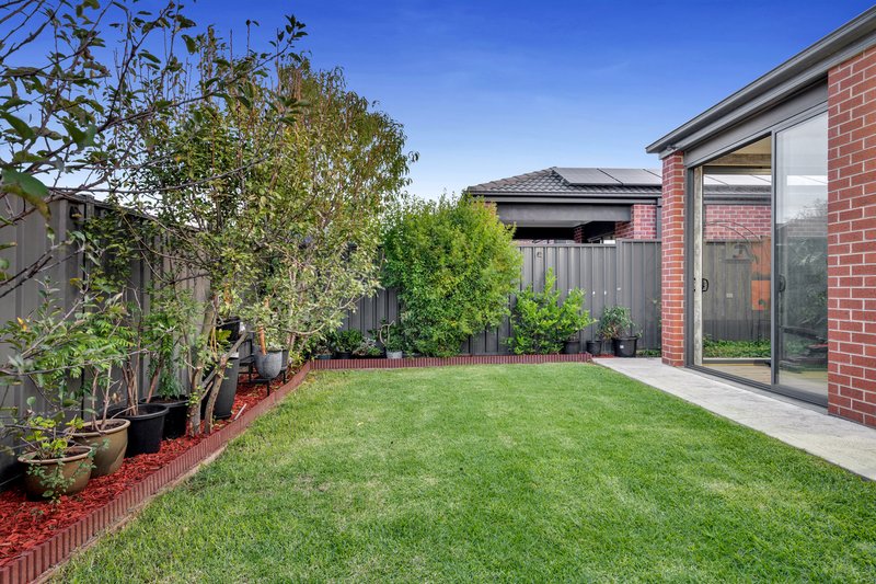 Photo - 19 Fortitude Drive, Craigieburn VIC 3064 - Image 21