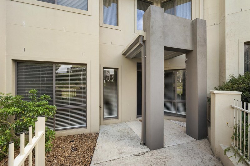 Photo - 19 Frances Burke Street, Gungahlin ACT 2912 - Image 3