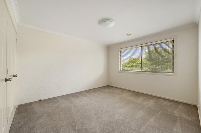 Photo - 19 Frances Burke Street, Gungahlin ACT 2912 - Image 6