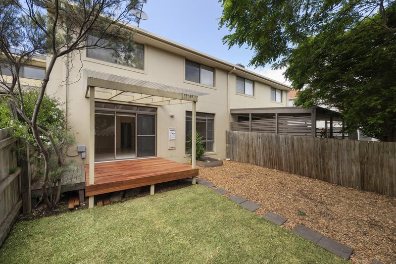 Photo - 19 Frances Burke Street, Gungahlin ACT 2912 - Image 17