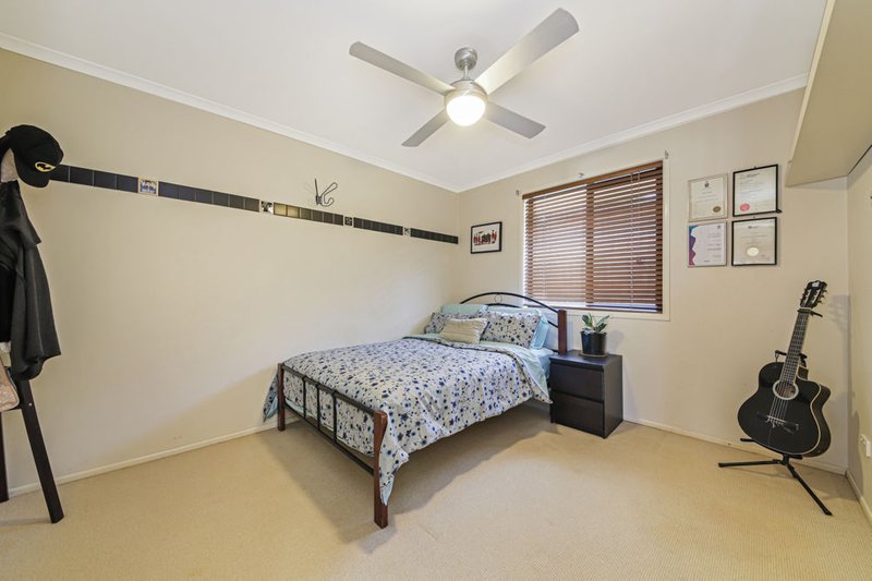 Photo - 19 Franzin Drive, Cashmere QLD 4500 - Image 18